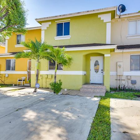 Opa-Locka Townhome, 15 Mi To Miami Beach! Kültér fotó