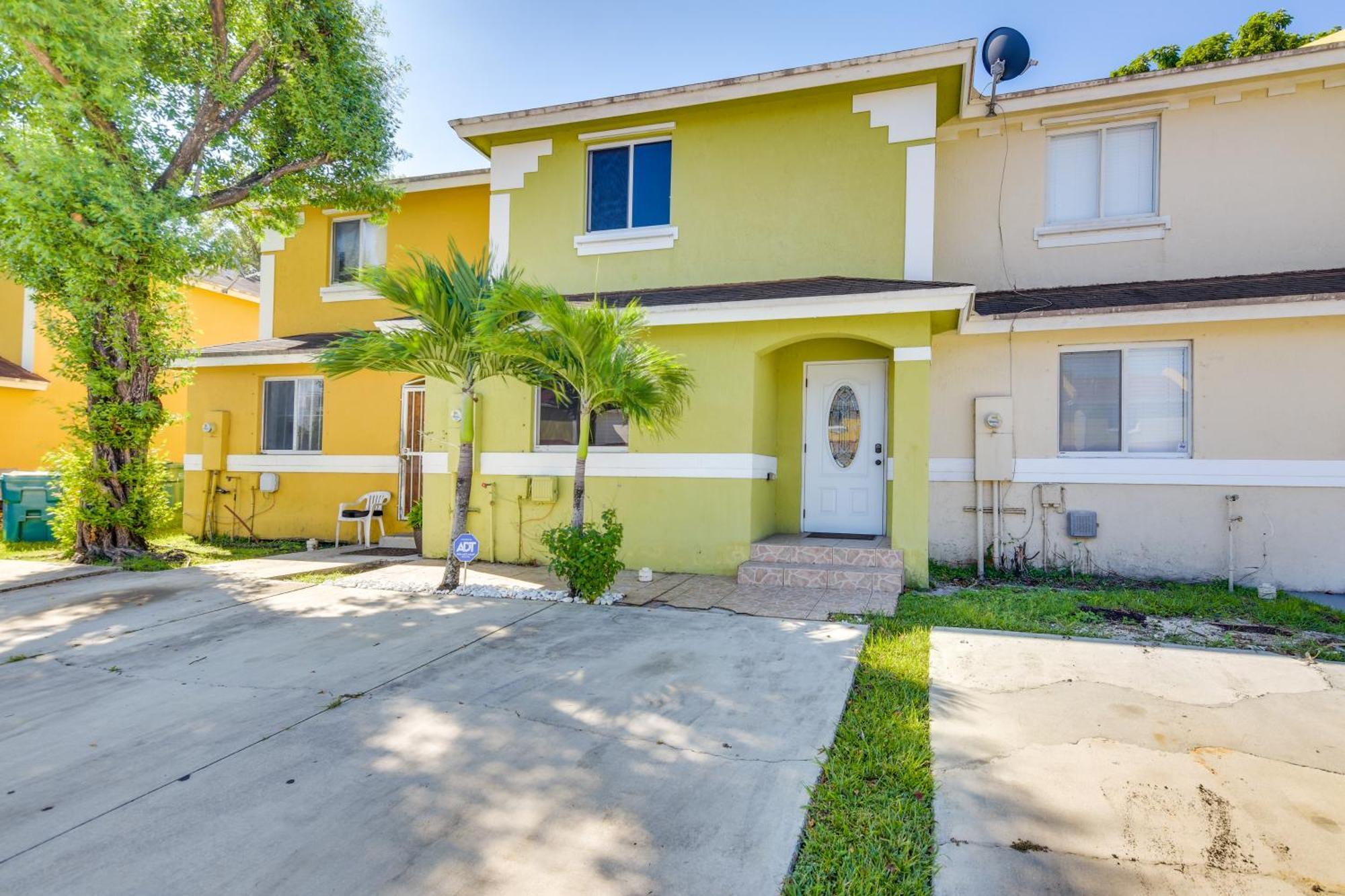 Opa-Locka Townhome, 15 Mi To Miami Beach! Kültér fotó