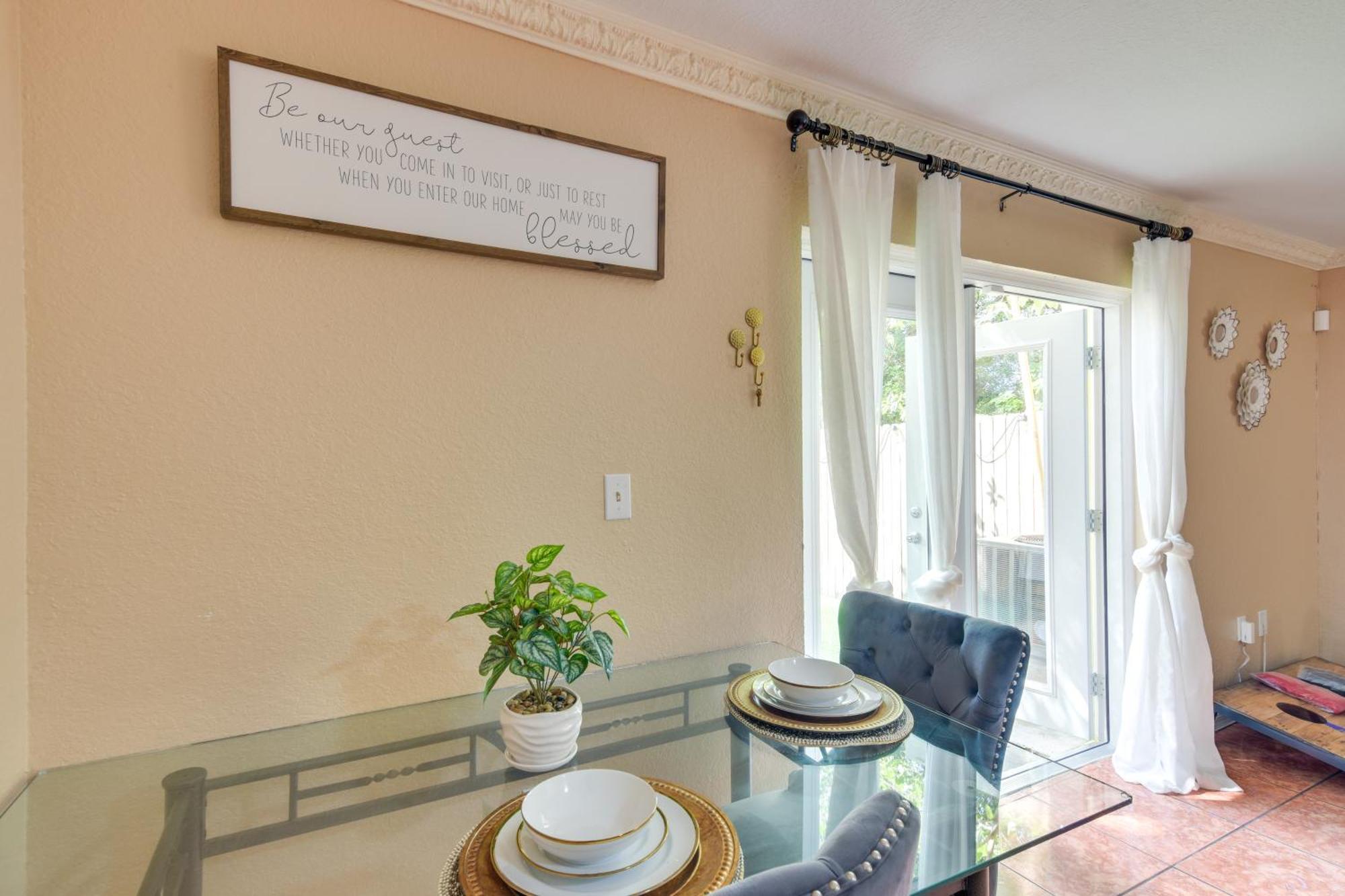 Opa-Locka Townhome, 15 Mi To Miami Beach! Kültér fotó