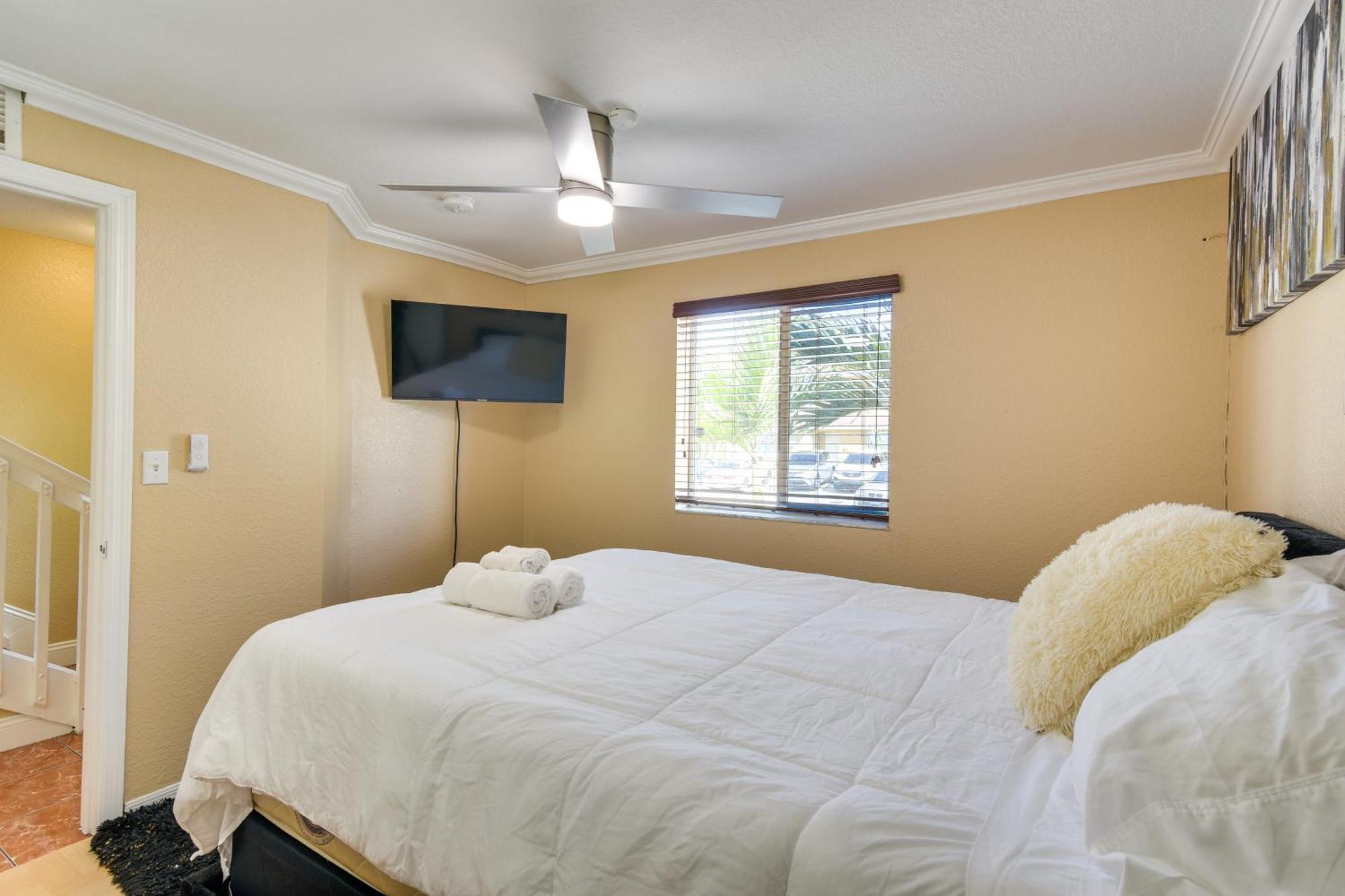 Opa-Locka Townhome, 15 Mi To Miami Beach! Kültér fotó