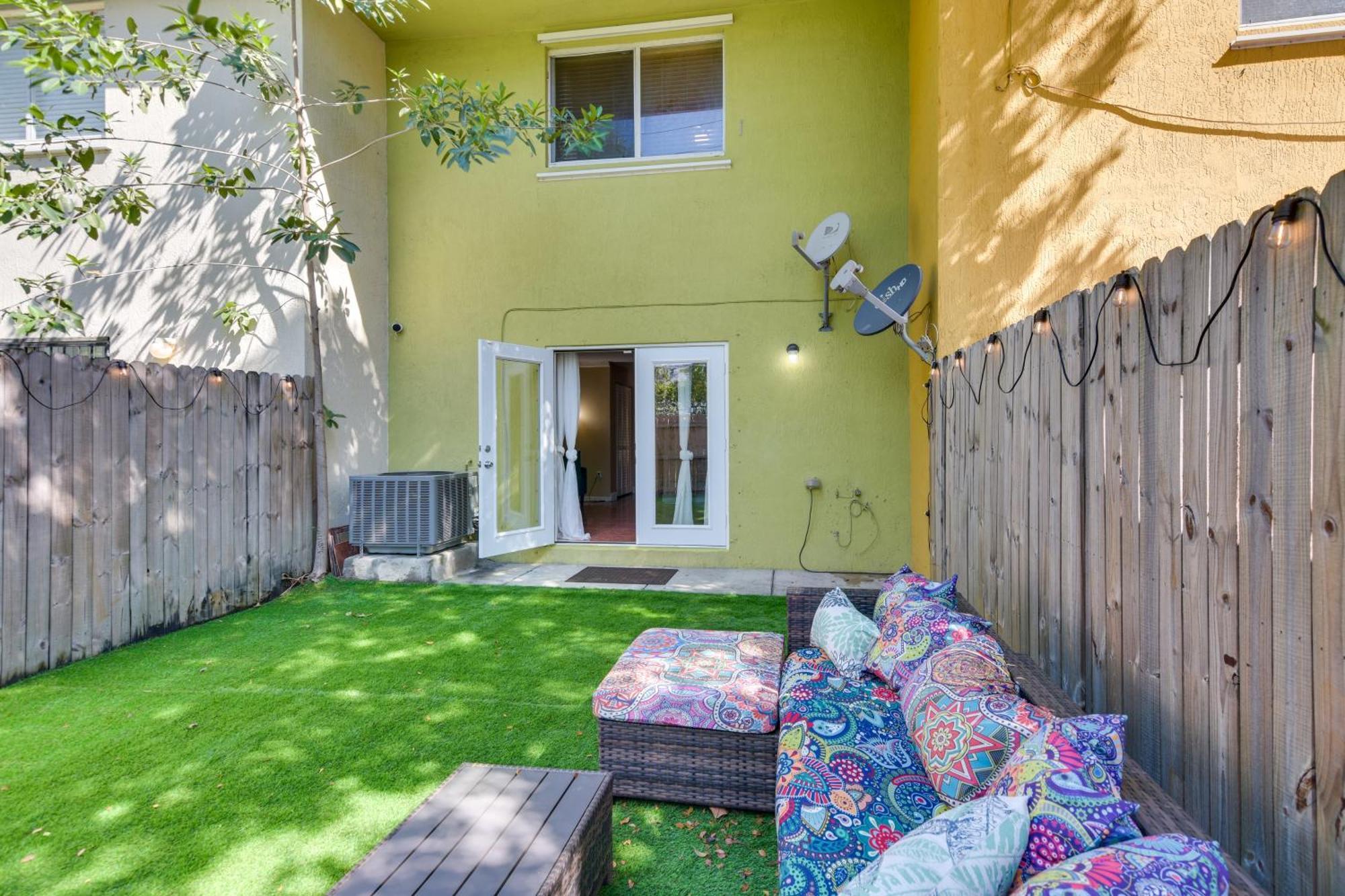 Opa-Locka Townhome, 15 Mi To Miami Beach! Kültér fotó